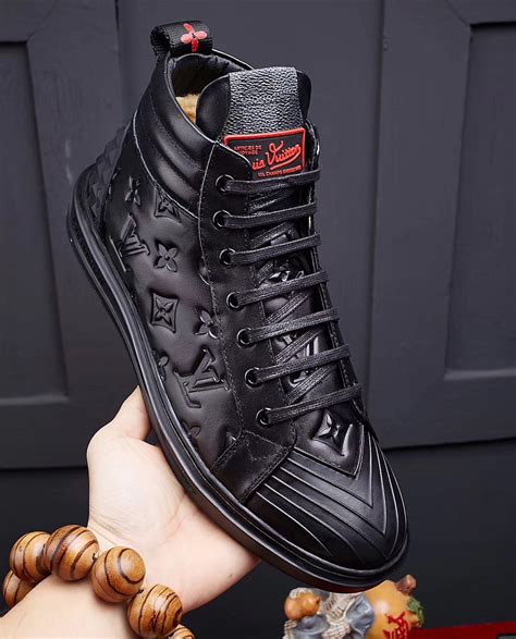 scarpe uomo 2018 louis vuitton|louis vuitton sneakers.